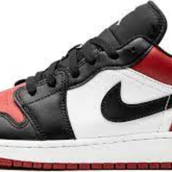 Jordan 1 Low Bred Toe (GS) size 6 youth/7.5 womens - Picture 5 of 6
